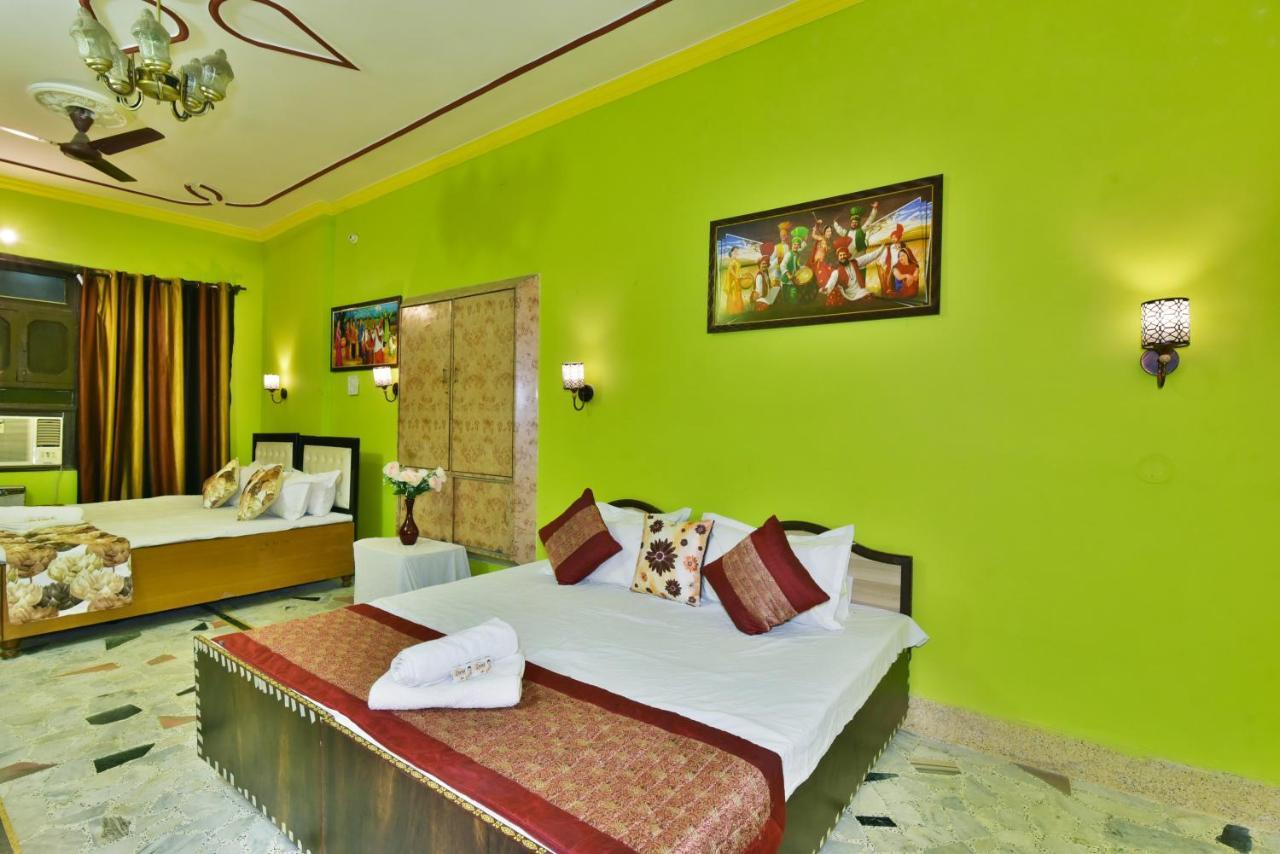 Wow Backpackers Hostels Amritsar Bagian luar foto