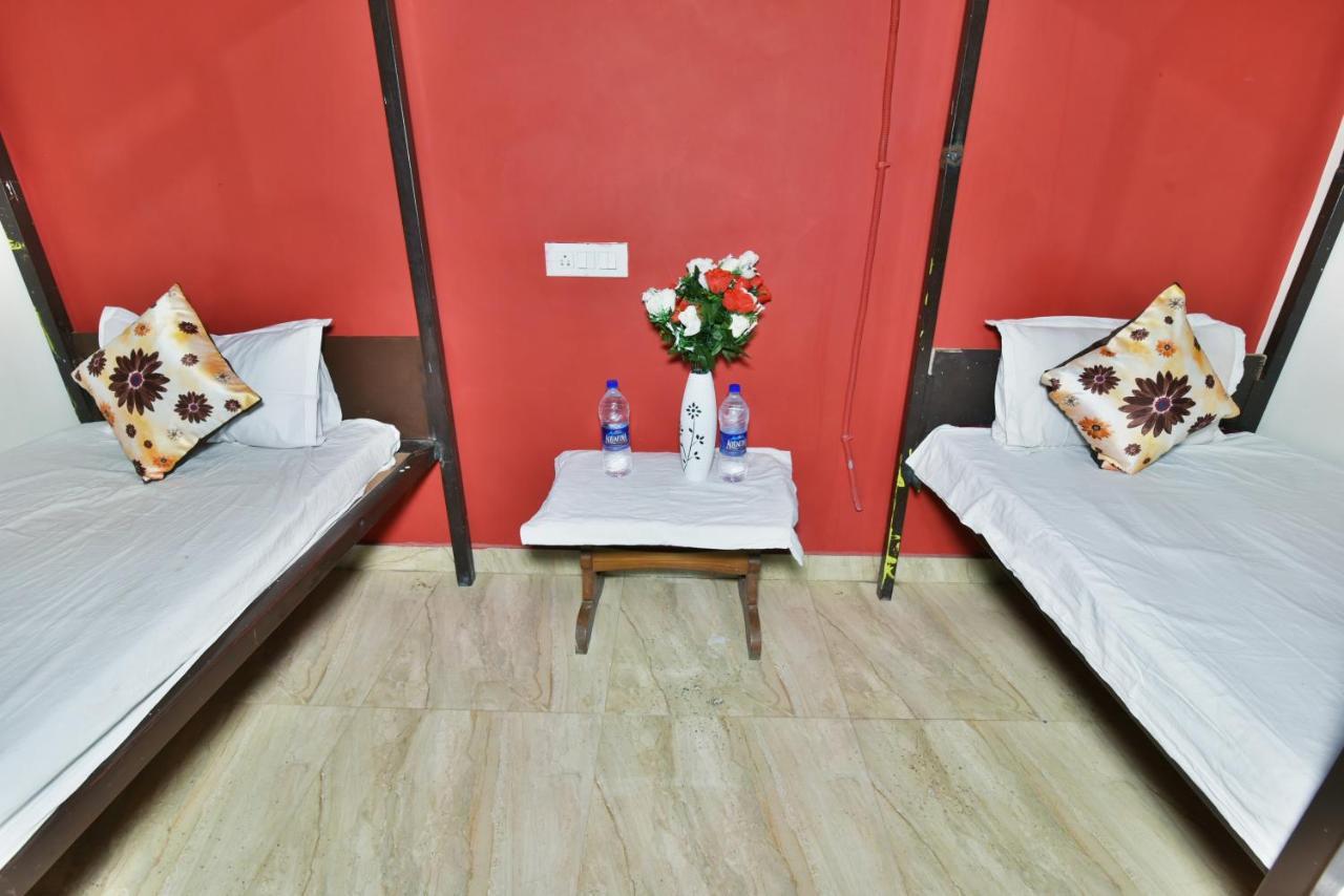 Wow Backpackers Hostels Amritsar Bagian luar foto